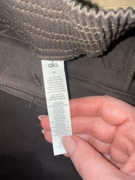 ALO Show Off Cargo Wide Leg Trousers - Picture 5 of 5